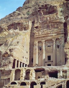 壺墓の眺め 作： Nabatean